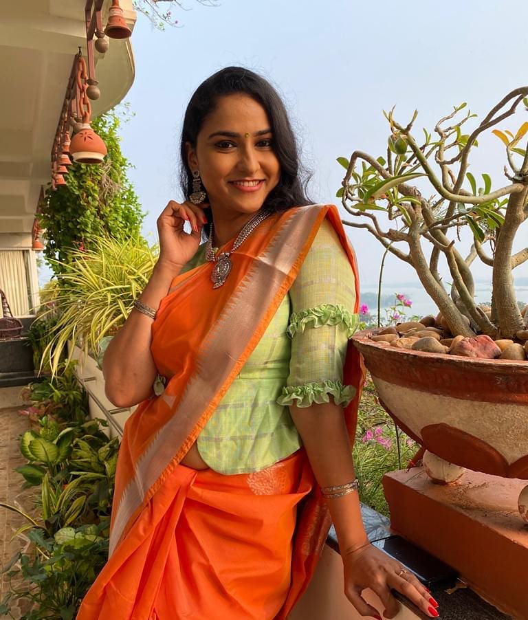 ZEE TELUGU TV ANCHOR KASI ANNAPURNA IN ORANGE SAREE BLOUSE 5